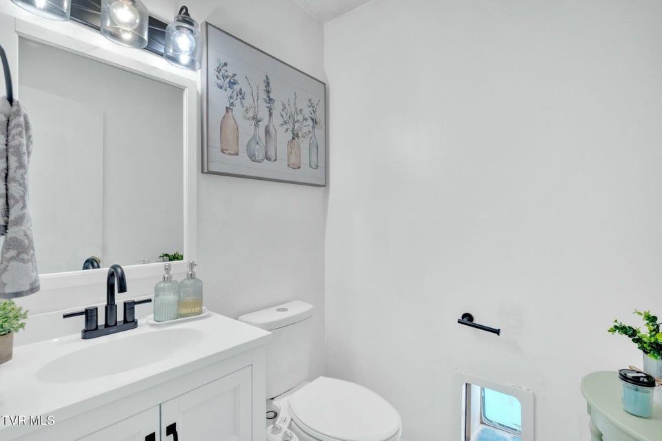 Photo #7: 601 G Street