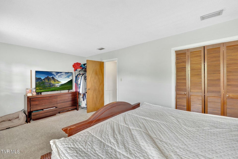 Photo #11: 601 G Street