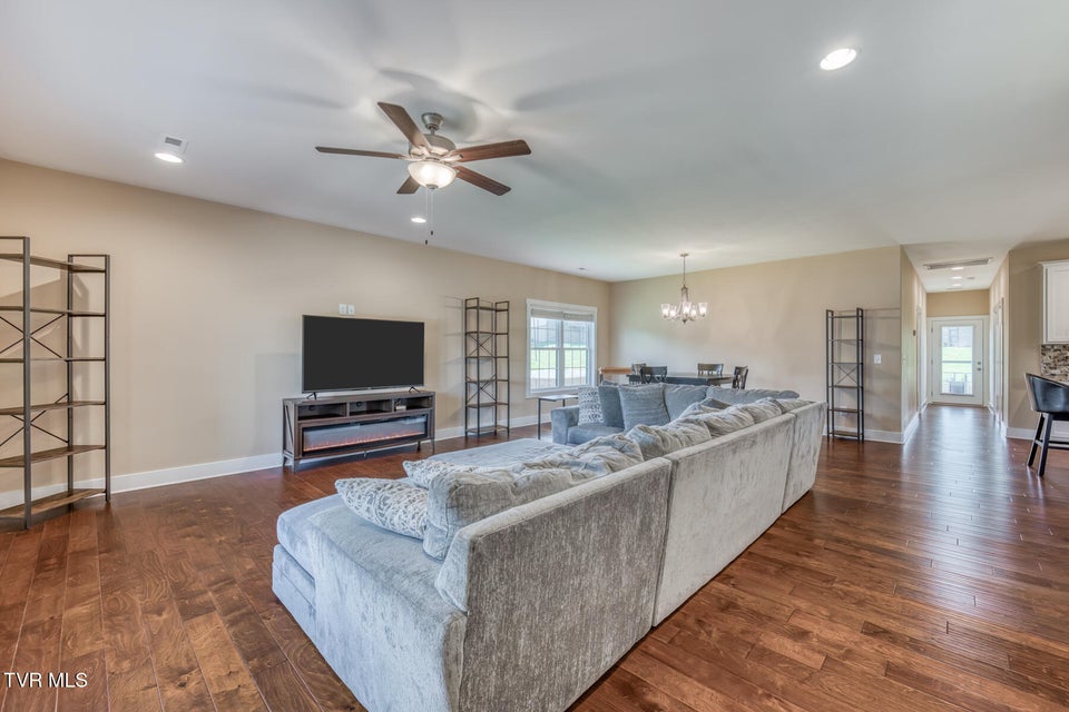 Photo #4: 1447 Lemongrass Drive
