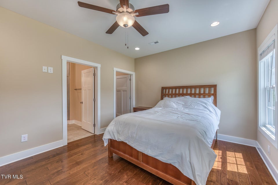 Photo #19: 1447 Lemongrass Drive