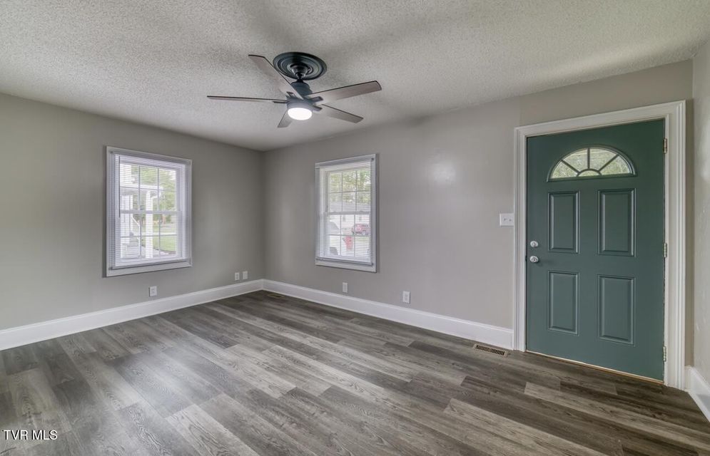 Photo #6: 712 Barton Street