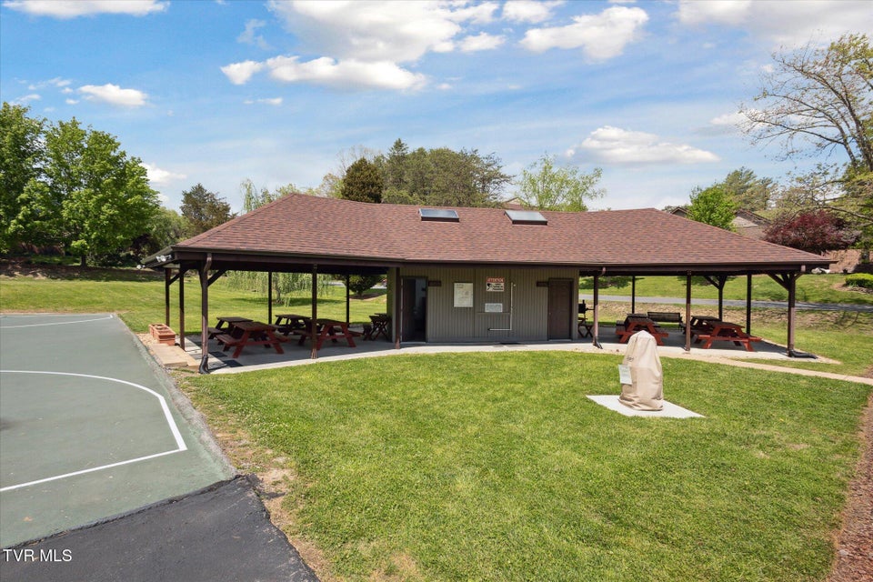 Photo #33: 20 Willowbrook Drive