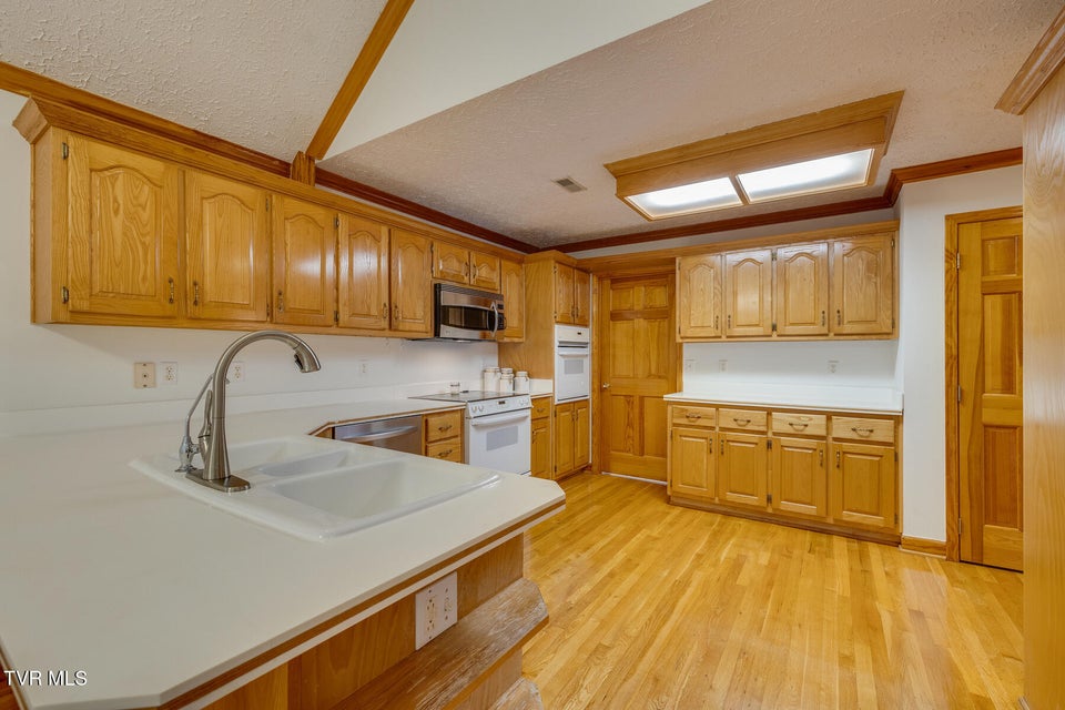 Photo #12: 246 Worthington Drive