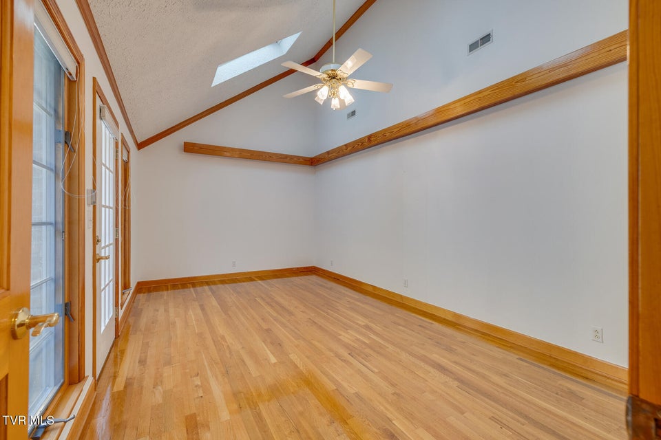 Photo #31: 246 Worthington Drive