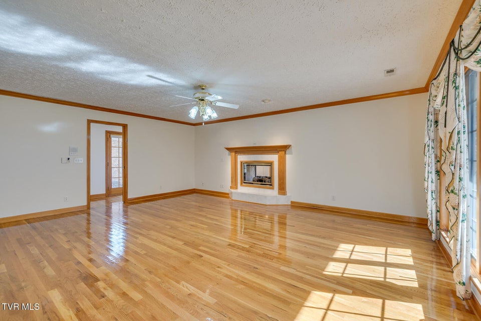 Photo #34: 246 Worthington Drive