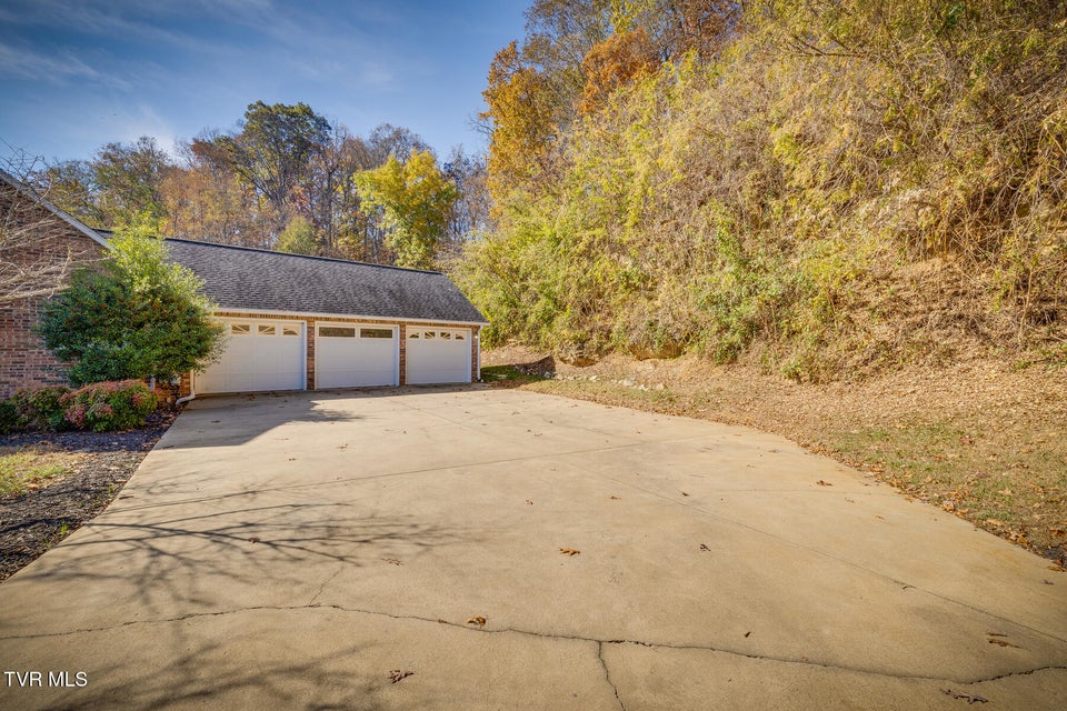 Photo #84: 246 Worthington Drive