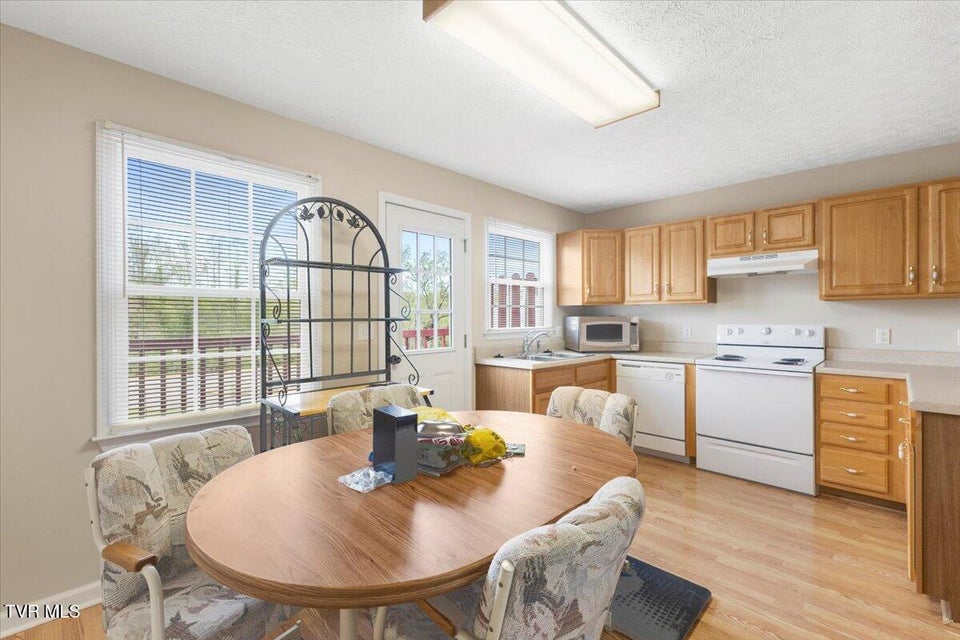 Photo #11: 529 Beaverview Drive