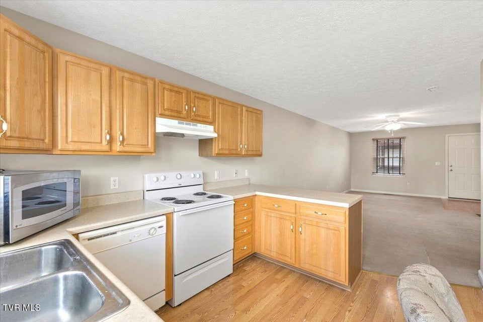 Photo #5: 529 Beaverview Drive
