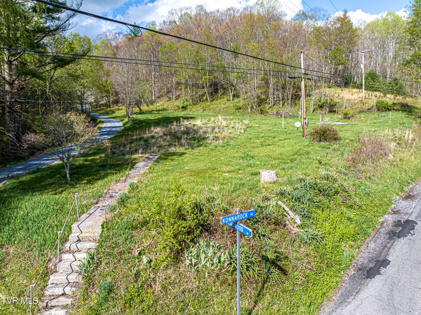 Photo #2: 513 Beadwood Lane