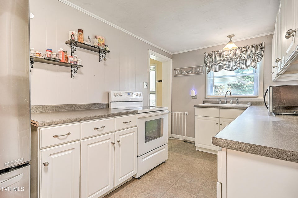 Photo #11: 19032 Woodland Hills Road
