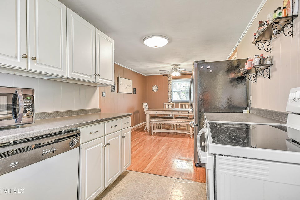 Photo #13: 19032 Woodland Hills Road
