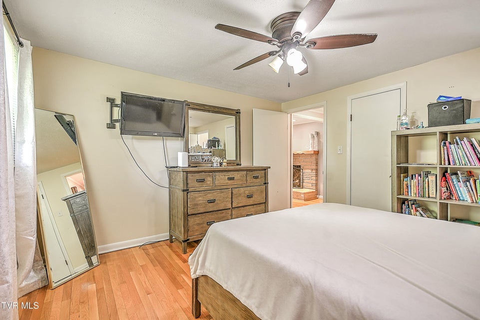 Photo #16: 19032 Woodland Hills Road
