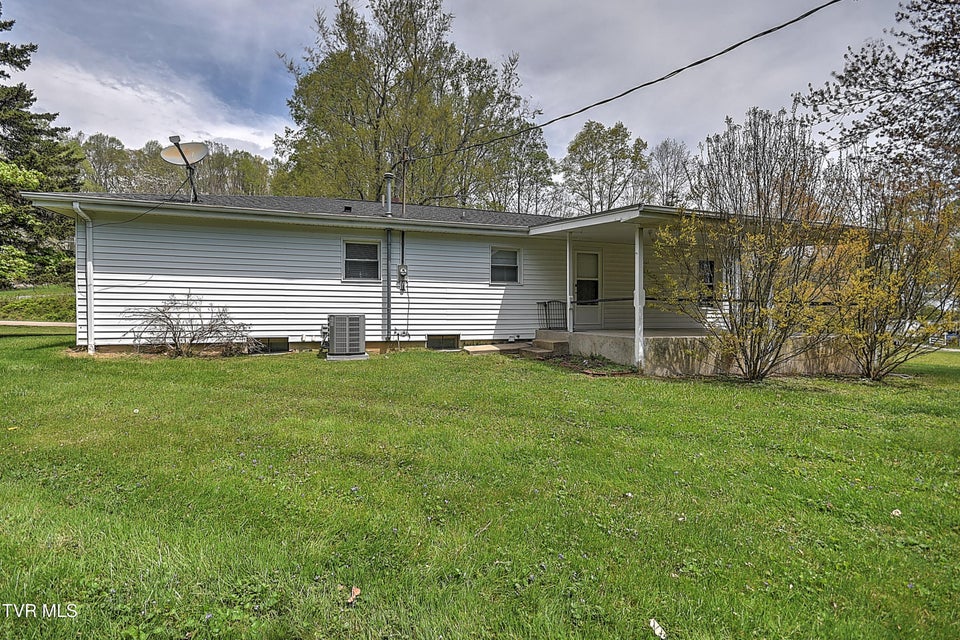 Photo #38: 19032 Woodland Hills Road