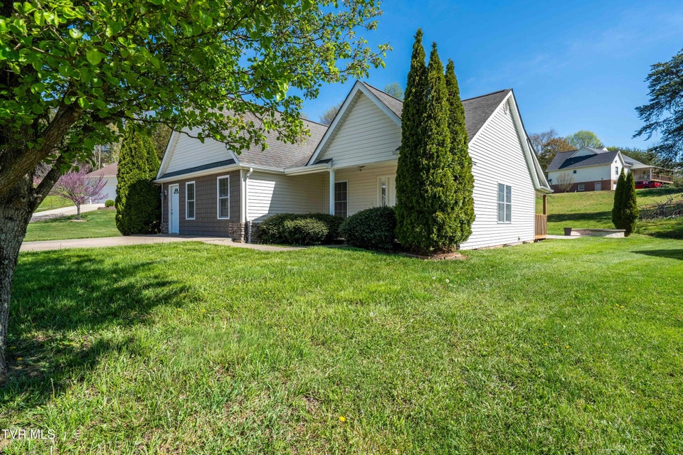 Photo #2: 250 Bradford Lane