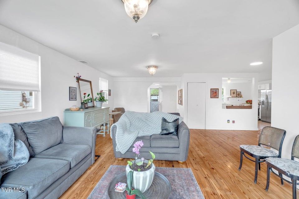 Photo #6: 302 Wilson Avenue