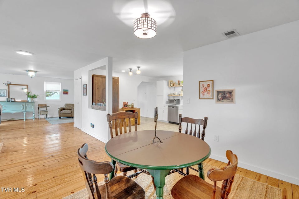 Photo #8: 302 Wilson Avenue