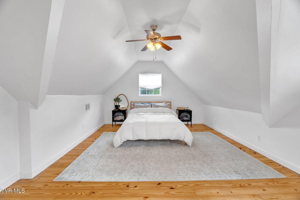 Photo #14: 302 Wilson Avenue