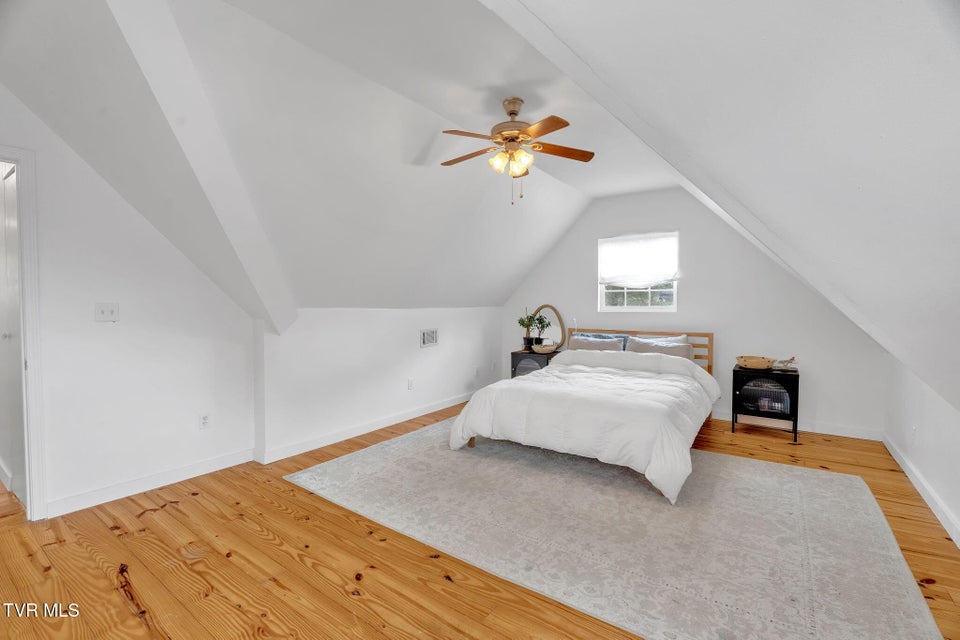 Photo #15: 302 Wilson Avenue