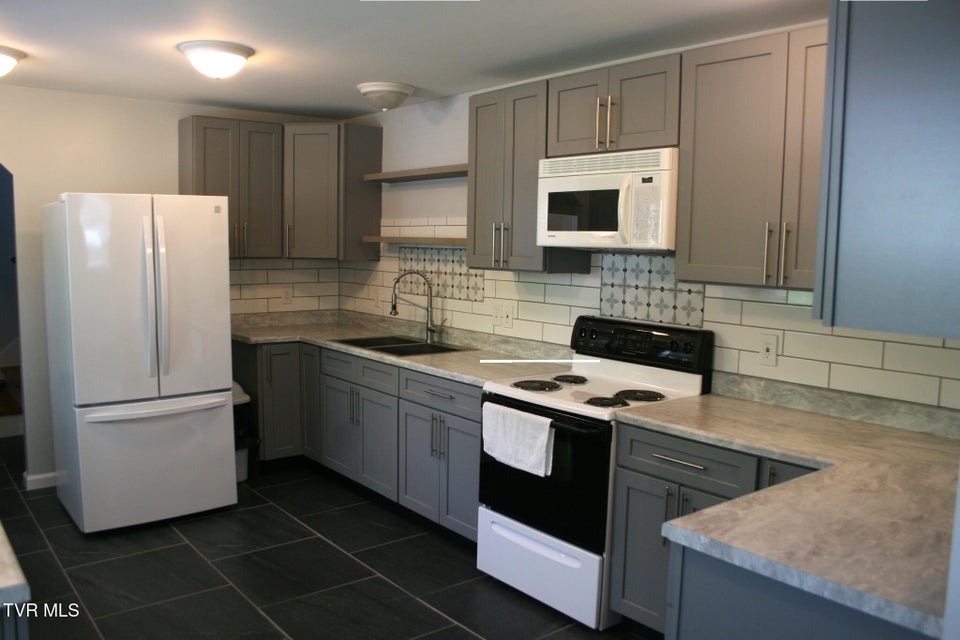 Photo #2: 530 South Avenue