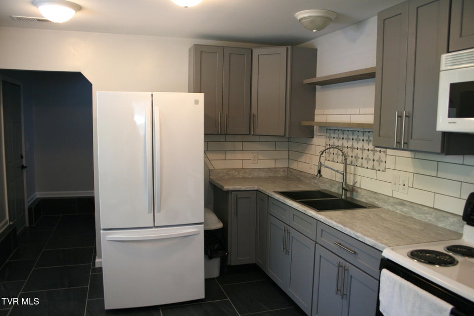 Photo #4: 530 South Avenue
