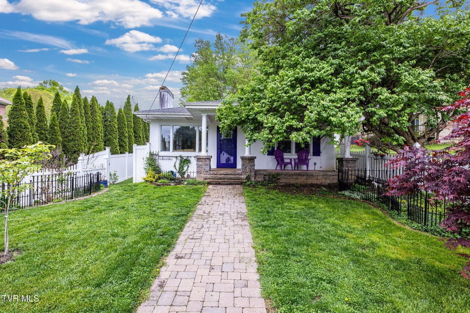 Photo #4: 300 Grove Terrace Drive