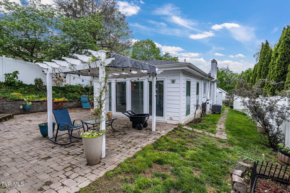 Photo #26: 300 Grove Terrace Drive