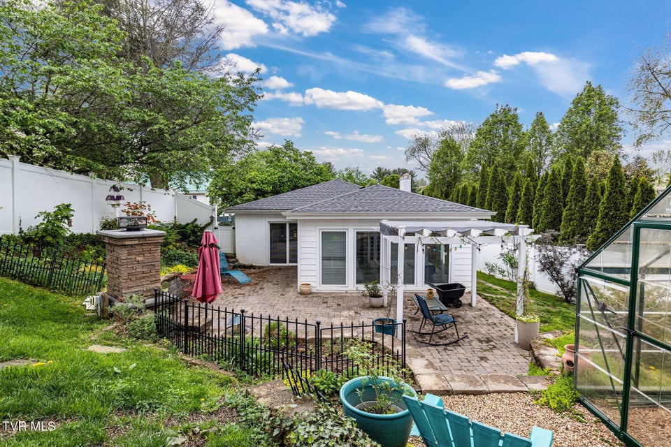 Photo #28: 300 Grove Terrace Drive