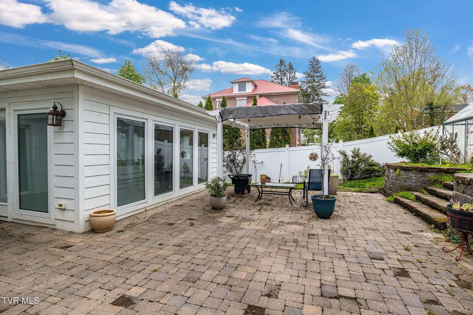 Photo #31: 300 Grove Terrace Drive