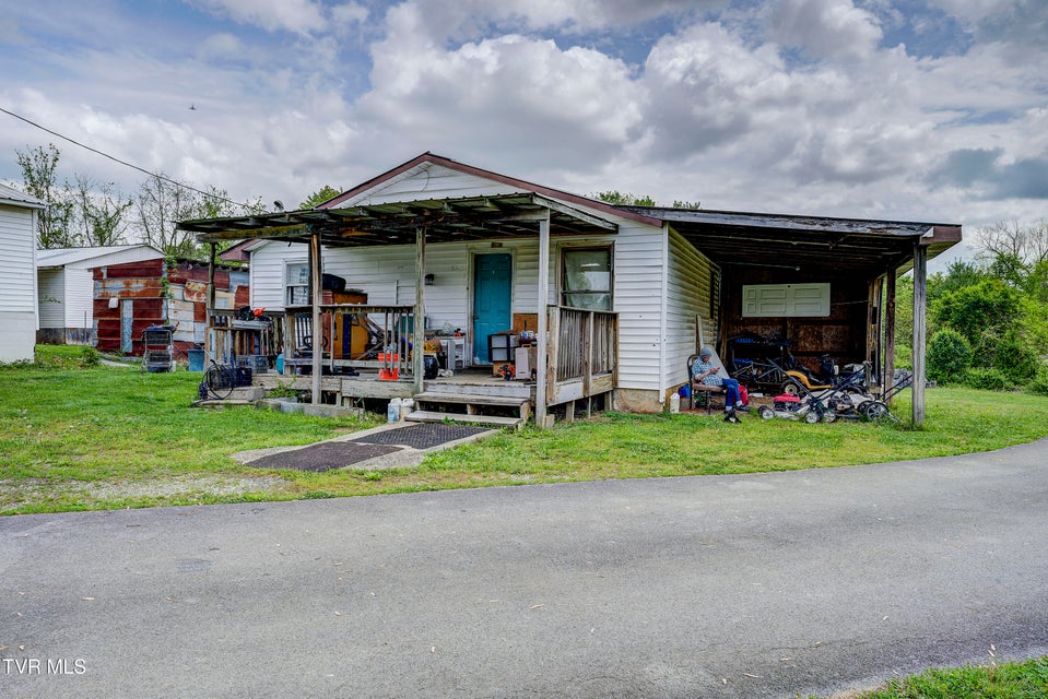 Photo #29: 166-178 Gray Station Road