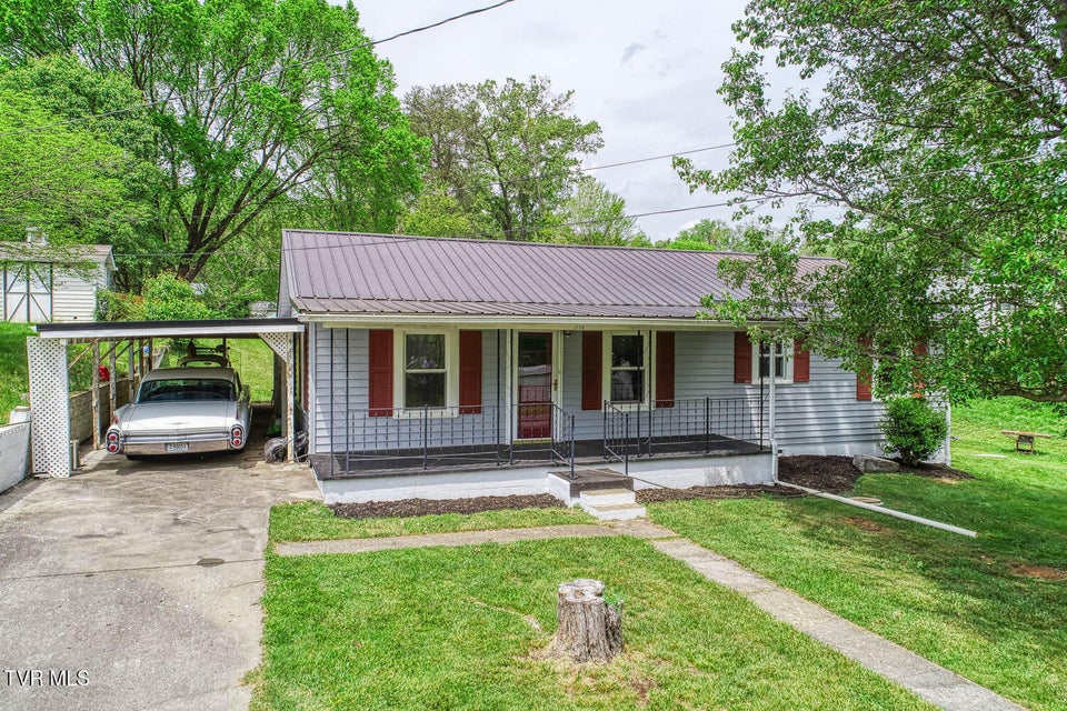 Photo #2: 130 Pine Street