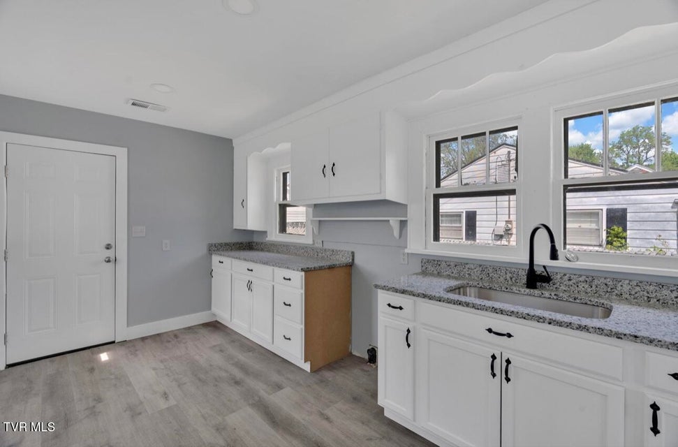 Photo #38: 1246 Center Street