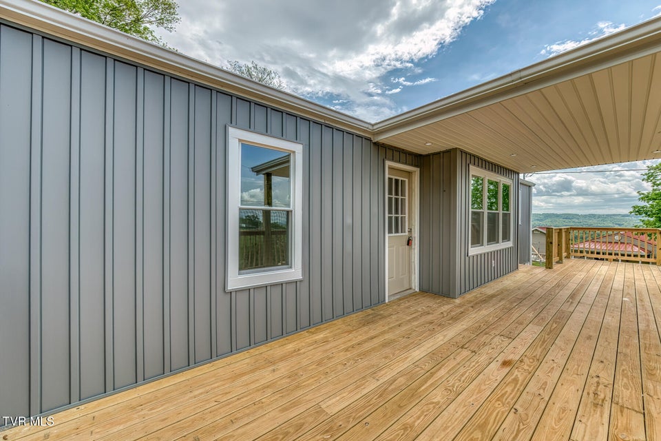 Photo #4: 309 Crystal View Street