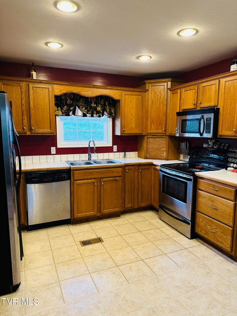 Photo #7: 84 Deerview Lane