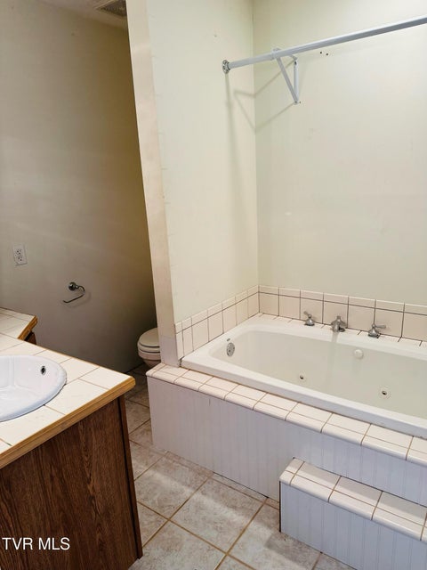 Photo #16: 84 Deerview Lane