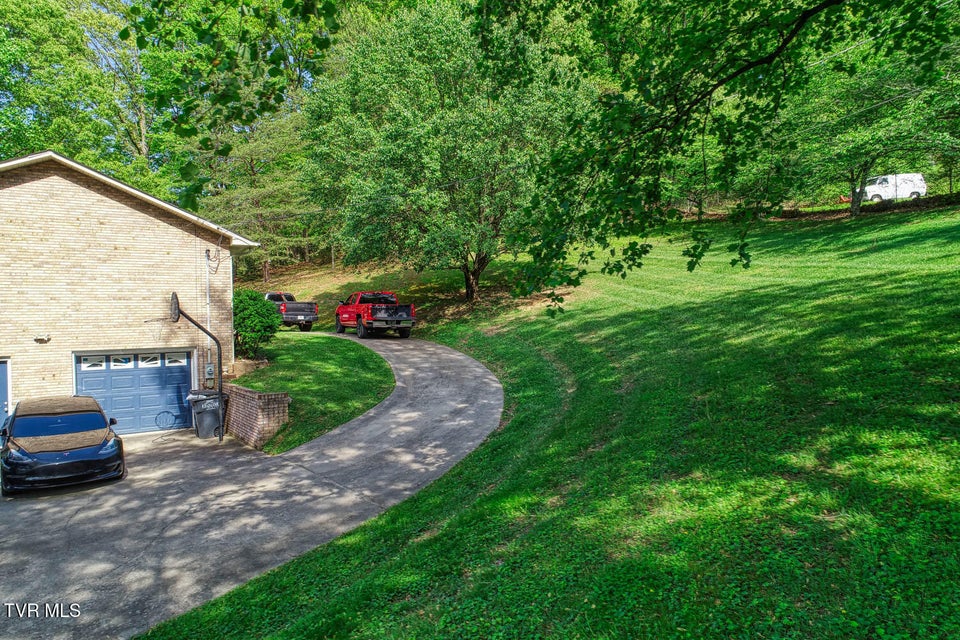 Photo #9: 467 Allen Drive
