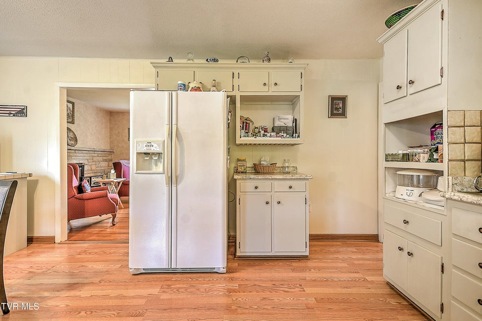 Photo #14: 612 Colonial Heights Road
