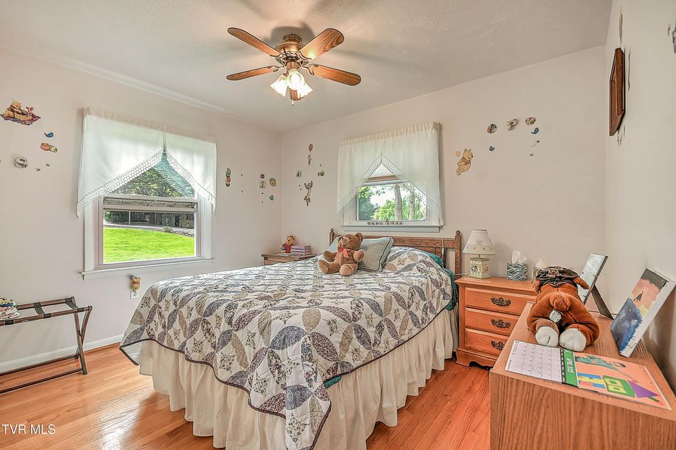 Photo #30: 612 Colonial Heights Road