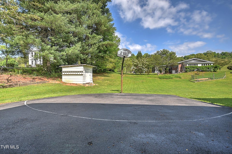 Photo #39: 612 Colonial Heights Road