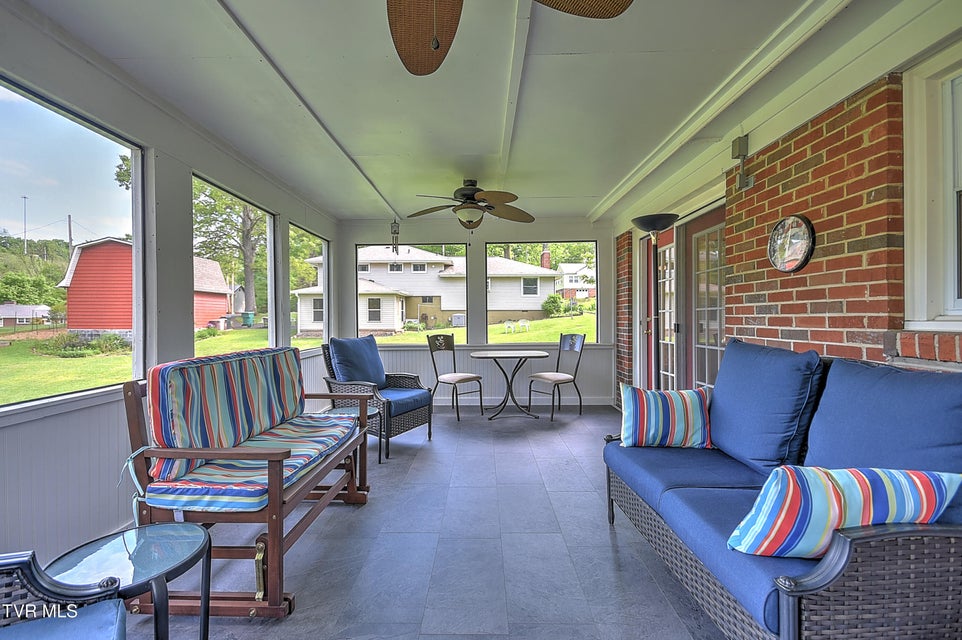 Photo #34: 612 Colonial Heights Road