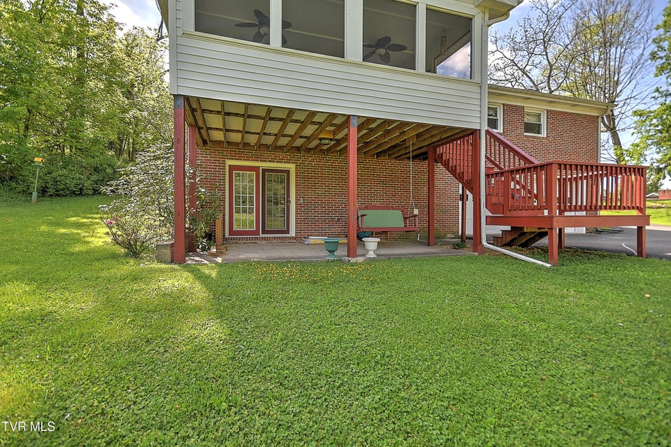 Photo #51: 612 Colonial Heights Road
