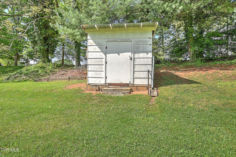 Photo #49: 612 Colonial Heights Road