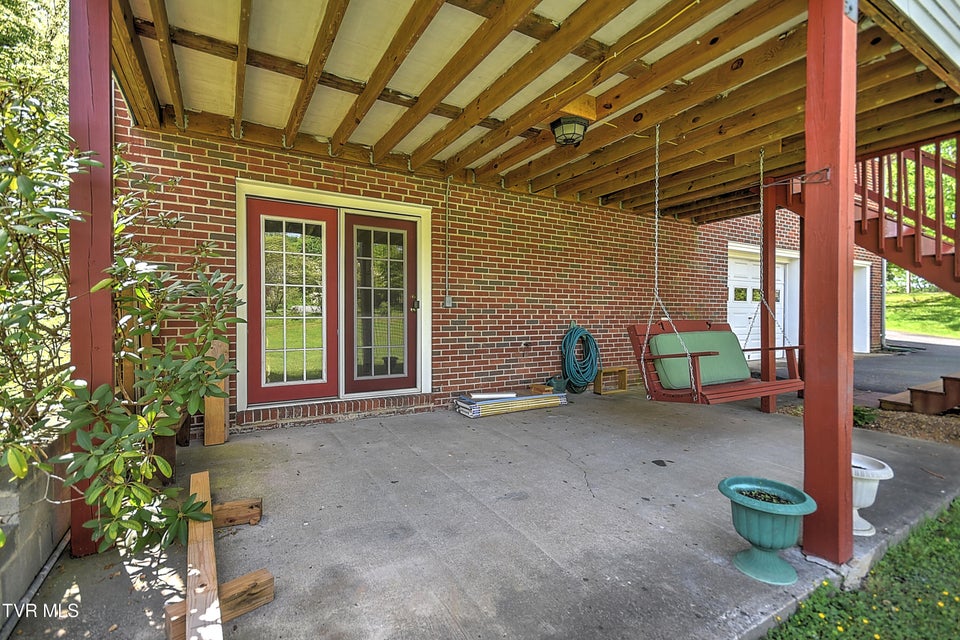 Photo #50: 612 Colonial Heights Road