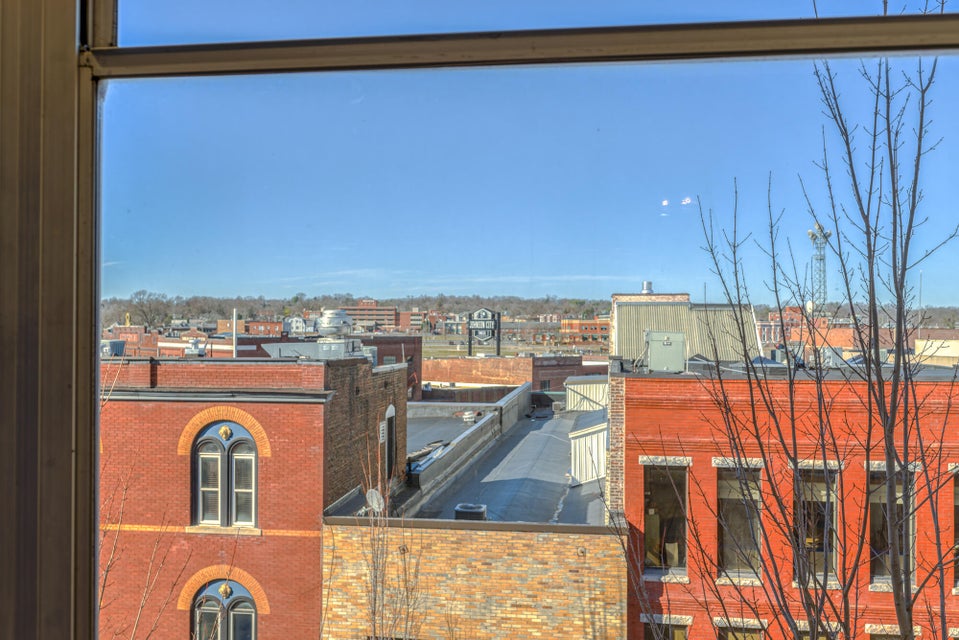 Photo #31: 200 Main Street