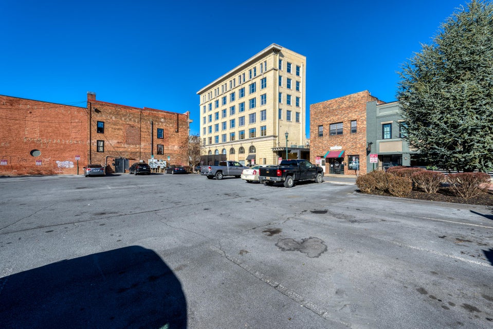 Photo #50: 200 Main Street