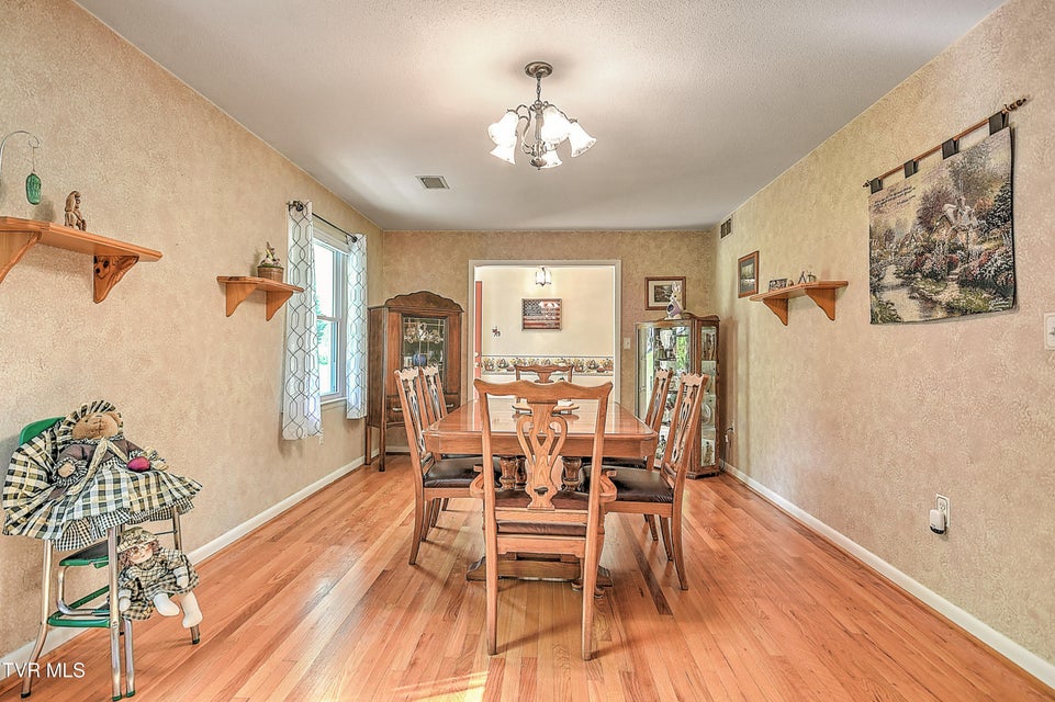 Photo #21: 612 Colonial Heights Road