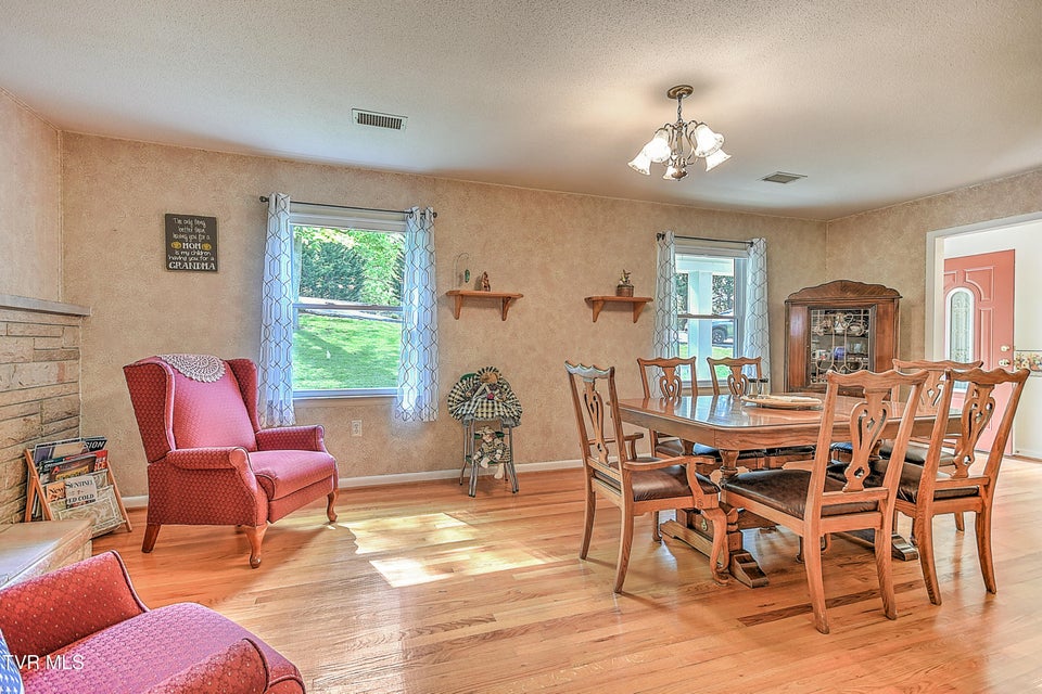 Photo #22: 612 Colonial Heights Road