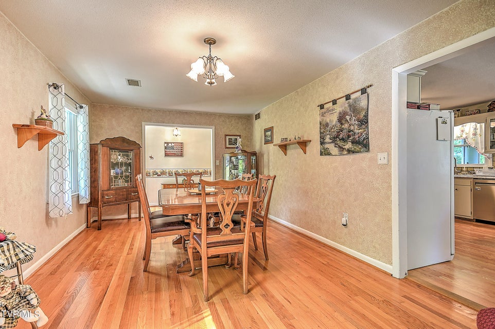 Photo #20: 612 Colonial Heights Road