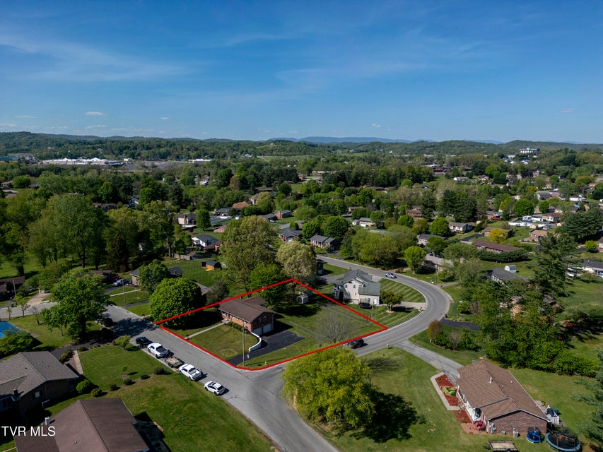 Photo #7: 515 Meadowcrest Drive