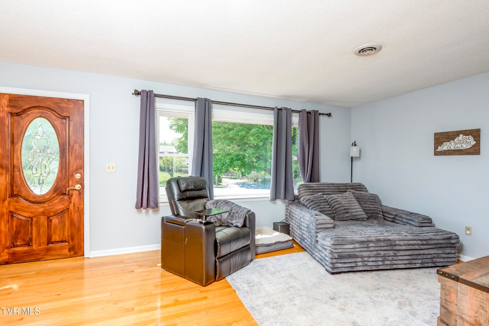 Photo #8: 515 Meadowcrest Drive