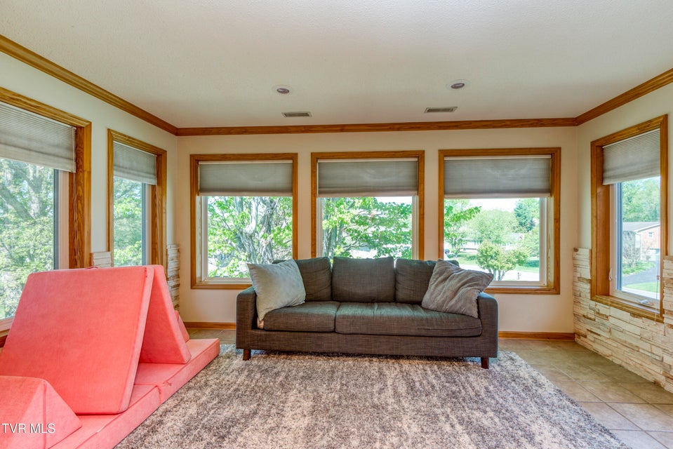 Photo #15: 515 Meadowcrest Drive